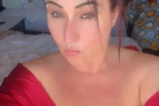 💦thick experienced 💦squirting milf💦 - Image 1