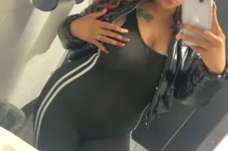 Bored af 😌Lets hangout 💦💦🥰🍑 - ... - Image 2